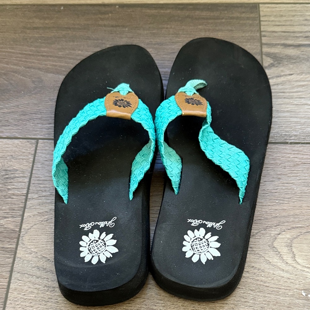 Lot of 4 Yellow Box Flip Flops - Black, Blue, Pink, Turquoise - Picture 9 of 9
